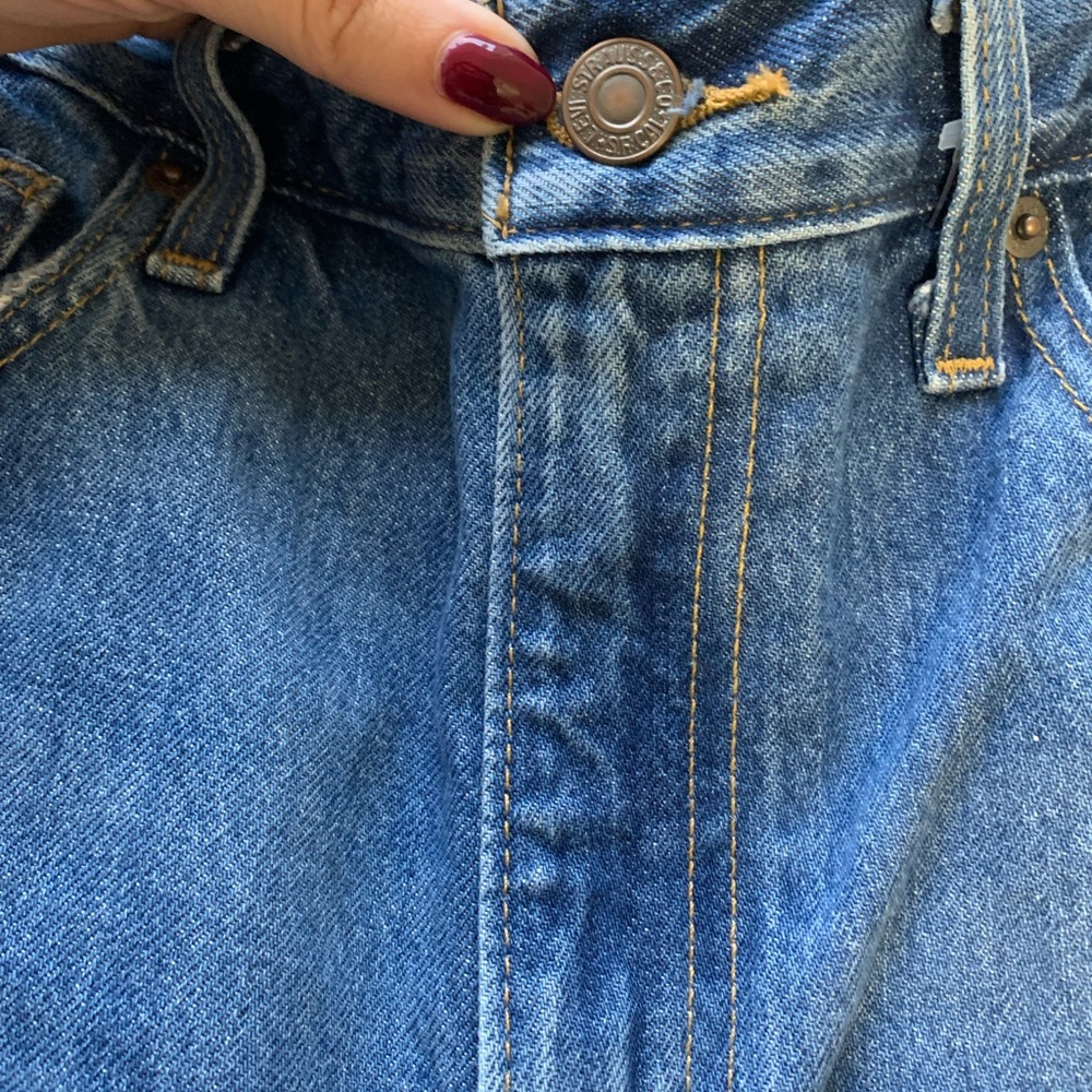 Levi’s high waisted straight ripped jeans - Picture 10 of 11